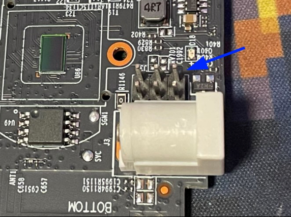 6 Pins on the Power Jack